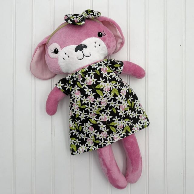 Happy Tuesday. Did you know I also make animal dress up dolls?  The puppy doll has been a popular choice this year and this one turned out super cute. 

🥰 

#softdoll
#stuffeddoll
#ooakdoll
#expectingababy
#expectingmama
#heirloomtoys
#momownedbusiness
#momowned
#babyshowergifts
#onlinebabyboutique
#handmadegiftsarethebestgifts
#worldoflittles
#minime
#mommybloggersofinstragram
#christianmammas
#moderndoll
#modernhandmade