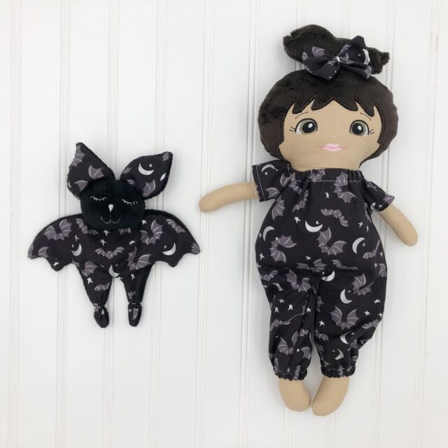 A Halloween dolly and her bat 🦇 lovey. Such fun make for this cutie. 🥰 

#customdolls #girlmomlife #momofgirls🎀🎀 #heirloomdolls #halloweendolls #personalizedgifts