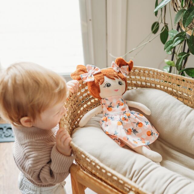 Just a little cutie putting her dolly to bed 😍 #customdolls #lookalikedolls 

#myfirstdoll
#justlikemom 
#birthdaygiftsforgirls
#handmadelove
#clothbaby
#handmadeisbetter
#madebyhand
#smallshop
#supportsmall
#buyhandmade
#handmade
#handmadedolls