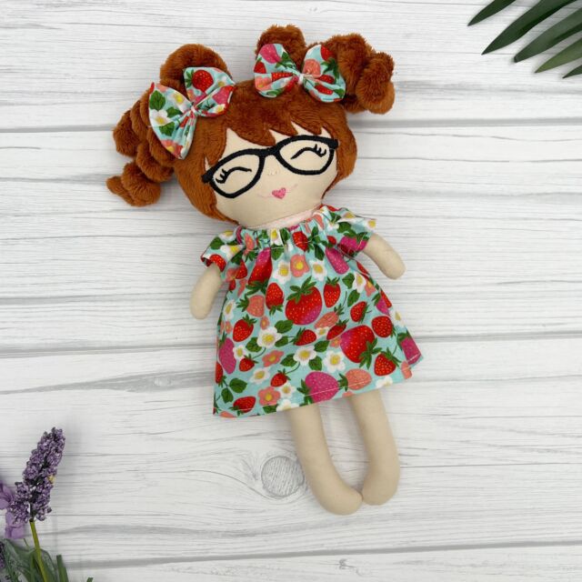 Curly hair 🥰. Isn’t she a cutie? 

———custom details 
Custom mini 11” 
Light skin 
Ginger hair 
Eyes B
Mouth M
Hairline 13
High curly piggies 
Dress 
Cat eye glasses 

#babyglassesarethecutest #kidswithglasses #customdoll #personalizeddoll #giftsforlittkegirls #granddaughtersarethebest