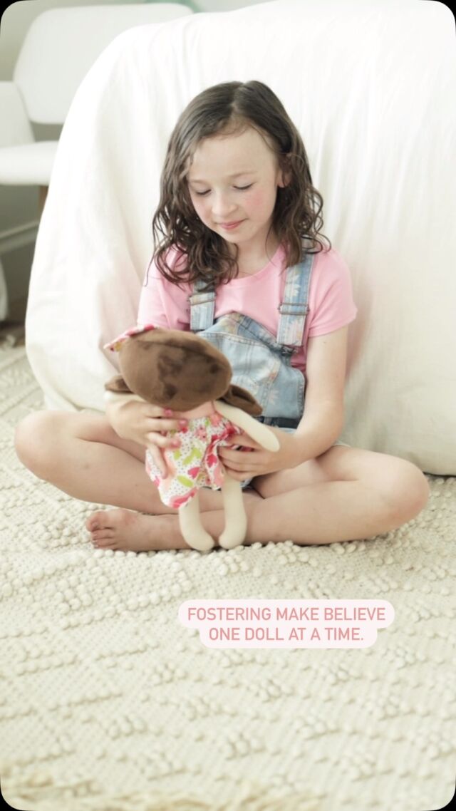 Happy Monday. I love seeing the smiles that come with playing with their new best friend #handmadedolls 

#bespokedoll #customdolls #handmadewithlove #customdoll #mylittlegirl #clothdoll #giftsforgirls