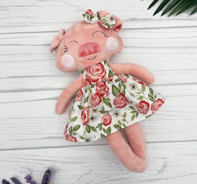 Little pig dolls are probably the most popular animal doll style. And for good reason…they are darling. Be sure to checkout the Etsy shop to see all the cute animal dolls that are on sale this month. #pigdoll #littlegirlbirthday 

#personalizeddoll #animalstuffedtoys