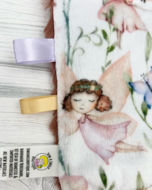 Did you see the newest crinkle toys that hit the Etsy shop ? Aren’t they just the cutest? 
#babysensorytoys #crinkletoys