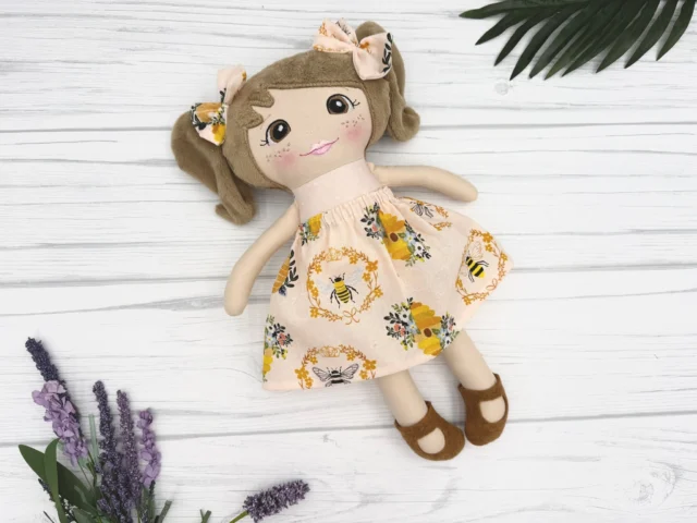 This little one turned out so darling! I am loving the freckles and blush checks. 🥰 

#thatsdarling #utahmade #Handmadegifts #magicofchildhood #simplychildren #customdolls #granddaughtersrock #handmaderagdoll #dollplay #christianmoms #supportsmallbusiness