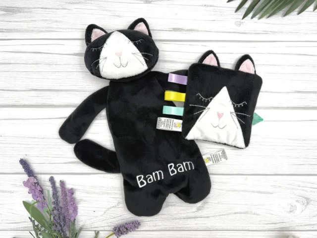 Meow! Personalized baby lovey headed to Bam Bam. 😻🐈‍⬛ #personalizedbabygift 

#babygiftideas #babyboy #babycomforter #newborngift #babyshowergift #babyshowergifts